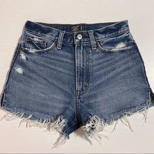 Like new high rise denim shorts
